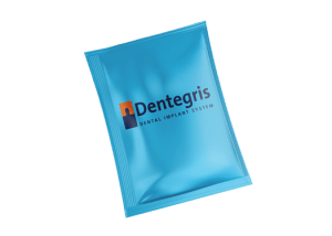 הדמיית קרחון ממותג באריזה בגוון כחול שמיים עם הלוגו של חברה בשם Dentegris