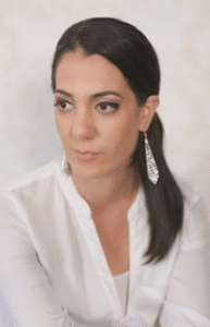 תמונת פורטרט של מורן בוקובזה עורכת הדין