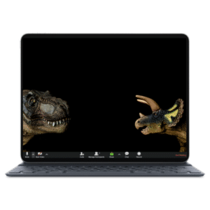 מסך לפטופ כשעל המסך רקע שחור כשבשני הצדדים מסתכלים אחד על השני שני דינוזאורים. התמונה היא חלק מחבילת רקעים מעוצבים לזום לילדים ונוער.