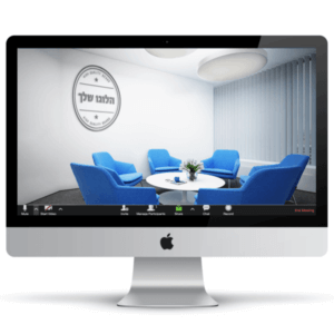 חדר ישיבות לבן עם תאורה בהירה, שולחן עגול לבן שסביבו 6 כורסאות כחולות ולוגו גדול על הקיר - חהילת רקעים ממותגים לעסקים