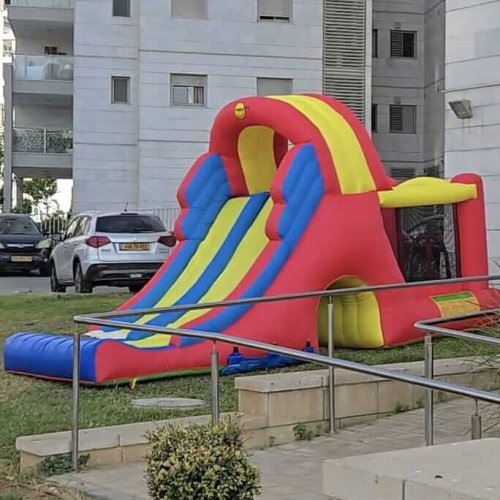 מתנפח מגלשות